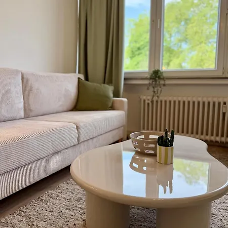 Stilvolle Wohlfuehloase Mit Sonnigem Balkon * ヒルデン