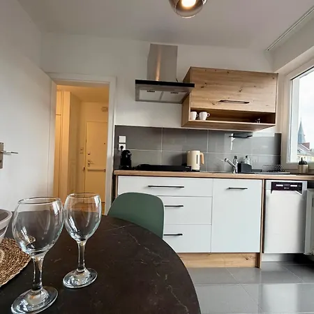 Stilvolle Wohlfuehloase Mit Sonnigem Balkon ヒルデン