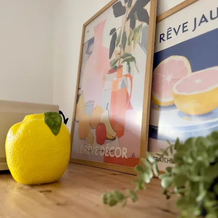Stilvolle Wohlfuehloase Mit Sonnigem Balkon *